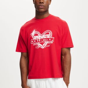 Cropped Fit Graphic T-Shirt