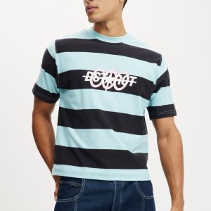 Cropped Fit Graphic T-Shirt