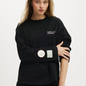 Long Sleeve Graphic Crew